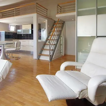Leona Appartement *